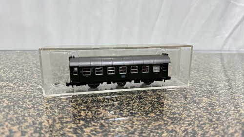 Spur N Trix Personenwagen Modelleisenbahn Modellbahn Umbauwagen Grün 1/2 Klasse - Bild 1 von 1