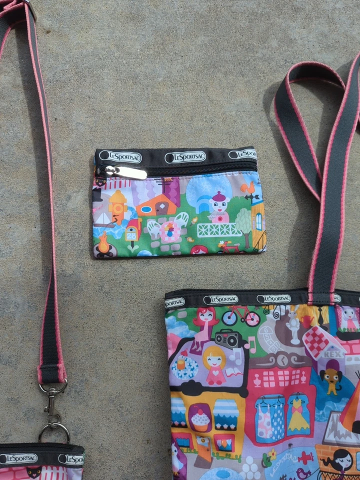 3 LeSportsac Dog Girls Summer Fun 3 Pocket Crossbody Bag Tote And Makeup Bag M37 - Image 4 of 4