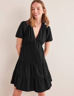 BODEN Black Jersey Knit Seersucker V-Neck Tiered Textured LBD Dress 2 R = XS 6UK | eBay BODEN Black Jersey Knit Seersucker V-Neck Tiered Textured LBD Dress 2 R = XS 6UK | eBay