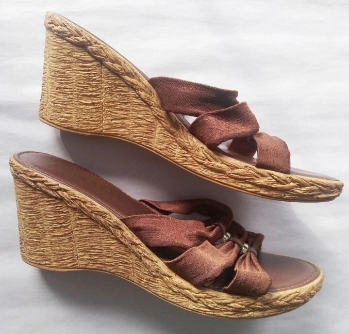 Italian Shoemakers SZ 10 Sandals Brown Slide Wedges Fabric Faux Cork Casual Chic - Image 2 of 4