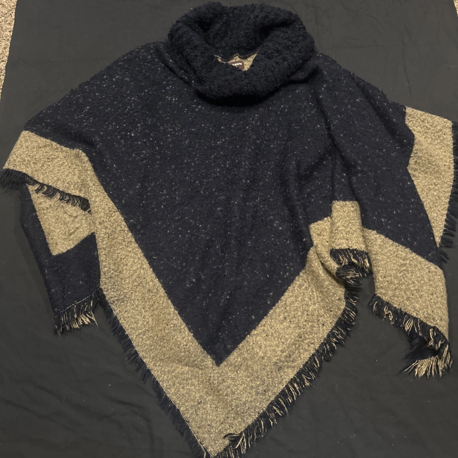 Johnston & Murphy Poncho Fringe One Size OS Acrylic