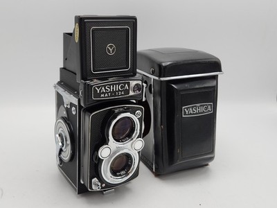 Vintage Yashica Mat-124 TLR 120 Film Camera - Yashinon 80mm F3.5/2.8 Twin Lenses