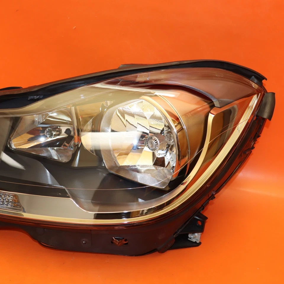 MERCEDES BENZ C250 C350 HEADLIGHT LEFT DRIVER 2012 2013 2014 A2048209959 HALOGEN - Image 3 of 4