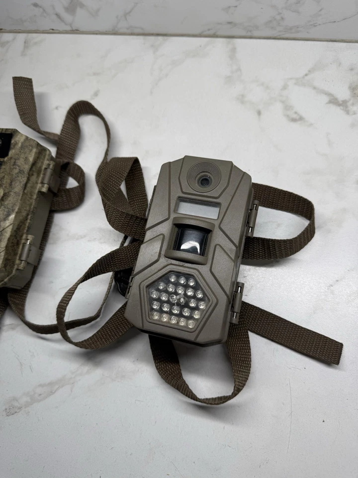 3 Tasco Game Cameras 119271CW & 119272CW 10MP Trail Camera TESTED W/straps - Image 4 of 4
