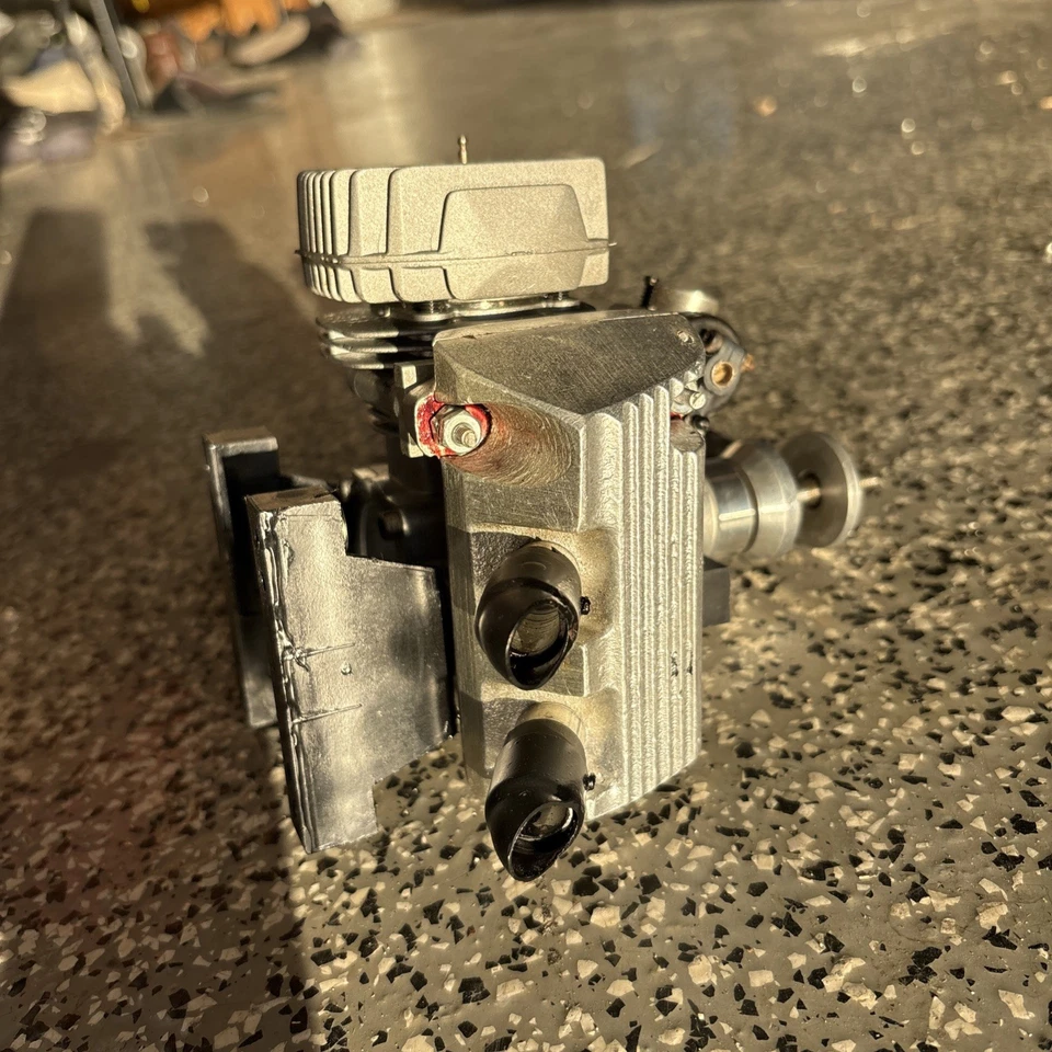 Super Tiger SuperTigre  G20 RC Glow Nitro Engine 2 Stroke 20cc 20/23 2300  - Image 3 of 4