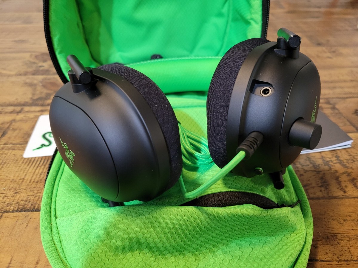 Razer BlackShark v2 Special Edition Wired Gaming Headset w Razer BlackShark v2 Special Edition Wired Gaming Headset w