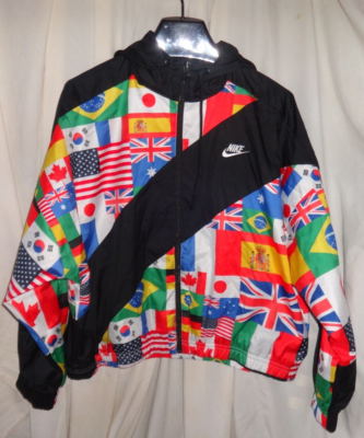 Nike Sportswear Women's Woven Flags Jacket (CJ3213-010) Size M