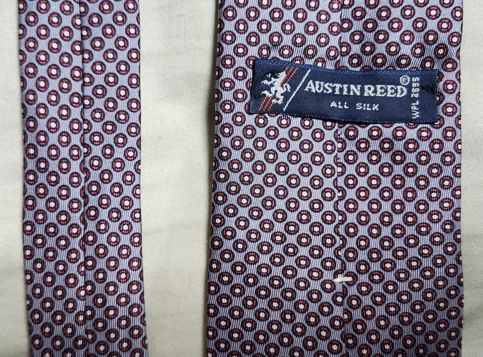 Gravata de seda Austin Reed cor bolinhas roxa feita no Reino Unido - Imagem 2 de 4