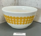 PYREX  Yellow Polka Dot # 402 Vintage Mixing/Nesting Bowl. No Chips or Cracks.