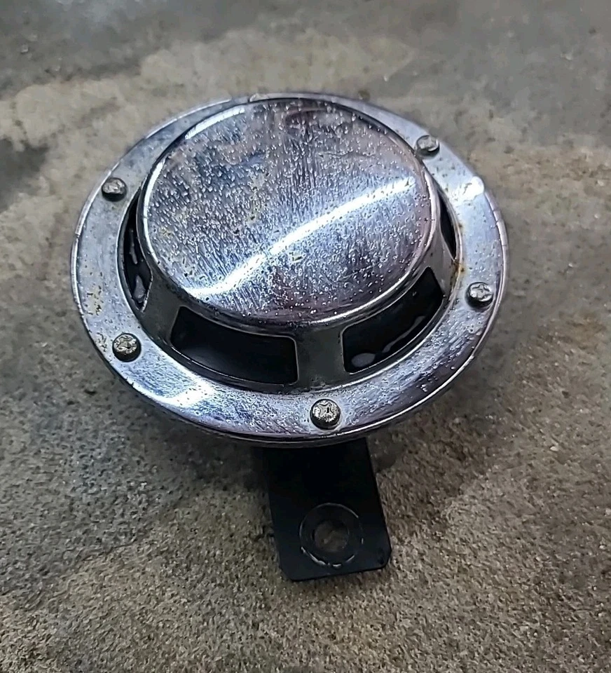 Honda VT700 VT800 Shadow 700 800 Indicator Horn w/ Chrome Cover - 38110-MK7-671 Foto 2 de 3