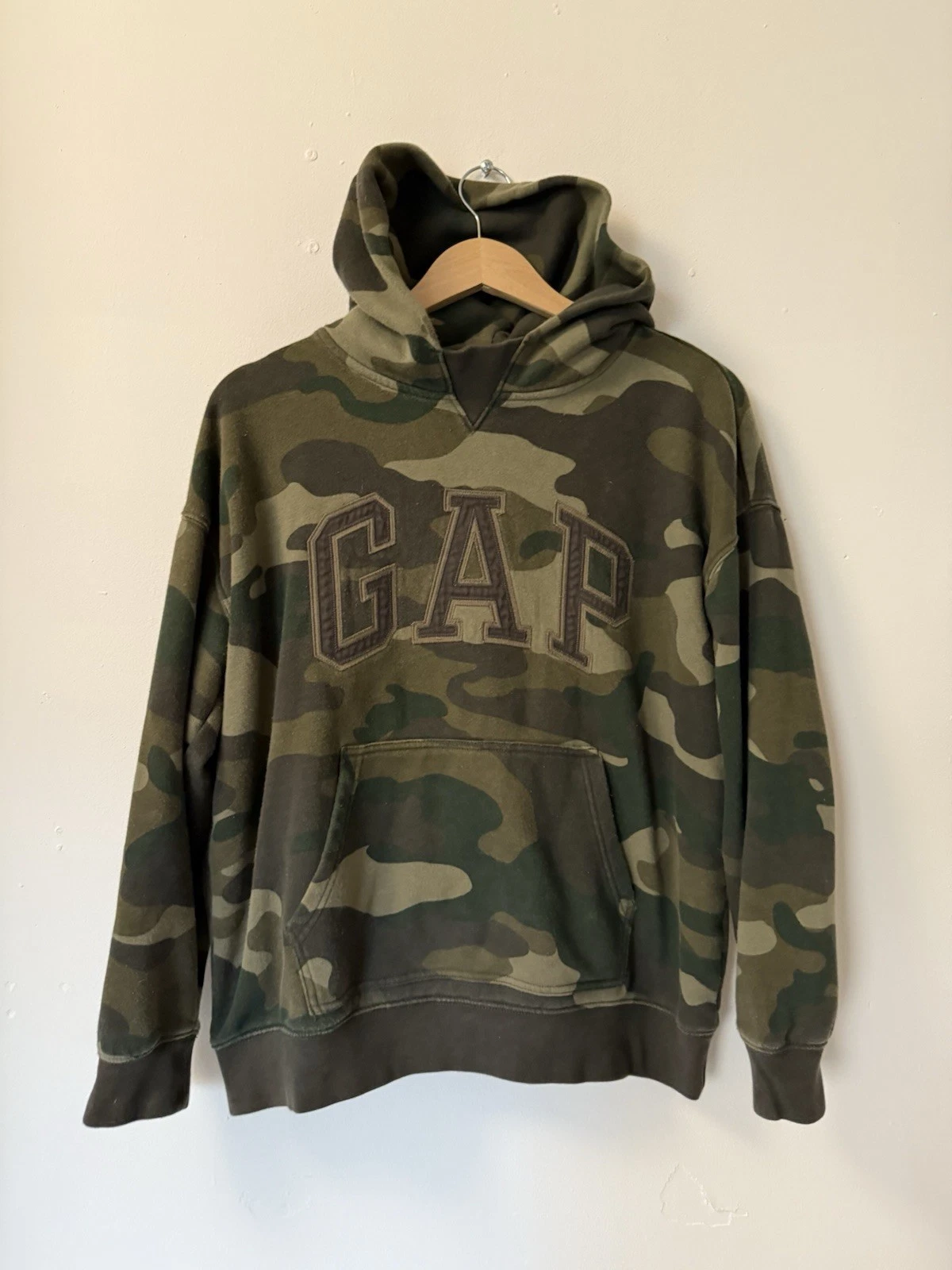 Vintage Gap Camo Pullover Hoodie Large Logo Sweatshirt Green Camouflage Y2K
Opens in a new window or