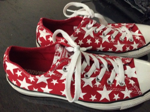 Converse All Star Red White Stars Low Top Sneakers Men's Sz 8 Women's 10 Chuck T - Picture 2 of 10