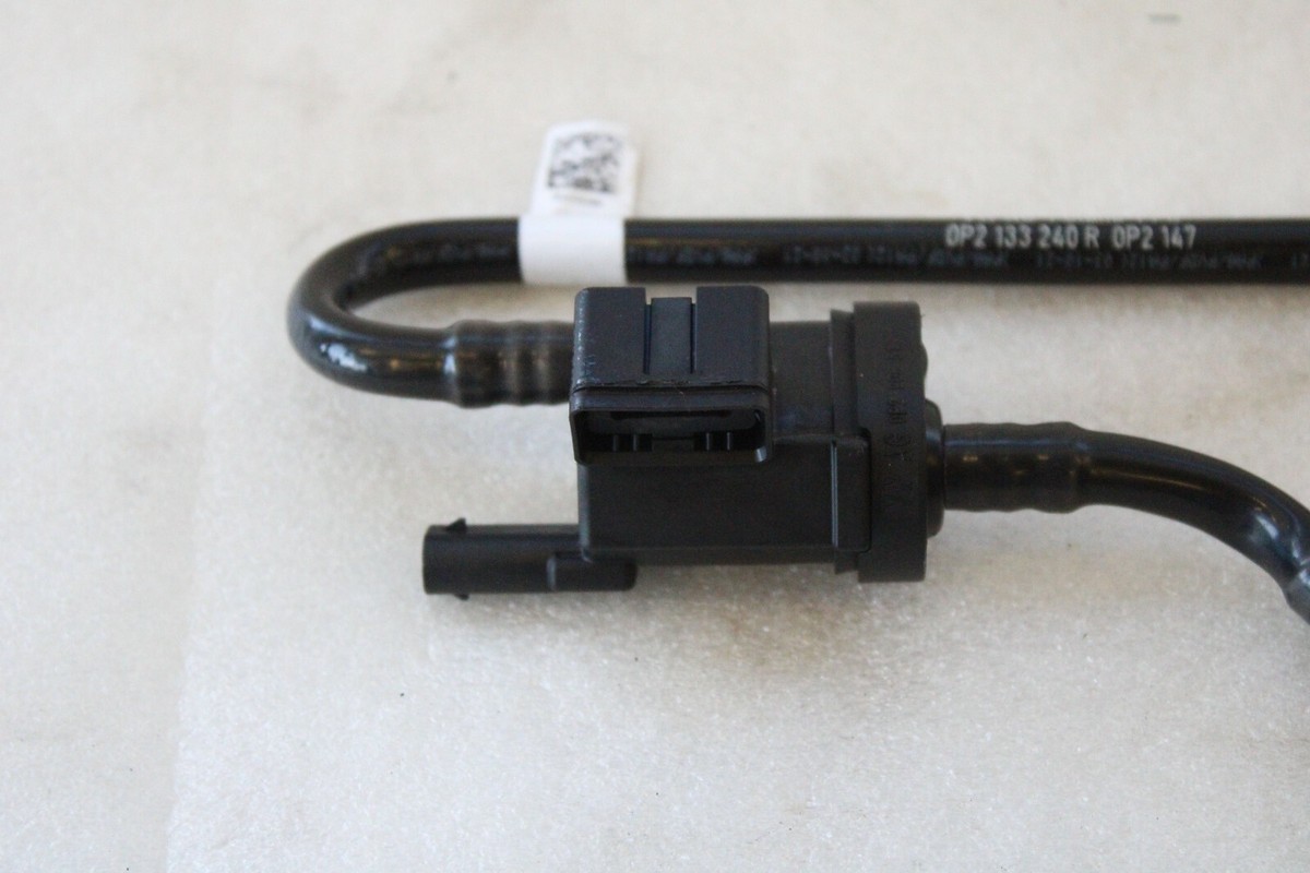 Ｅ Bentley Audi 4.0L V8 2018-2021 OEM Connecting Tube w/AKF Valve