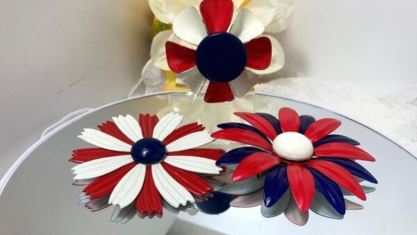 Three large vintage 1960's design enameled metal flow… - Gem