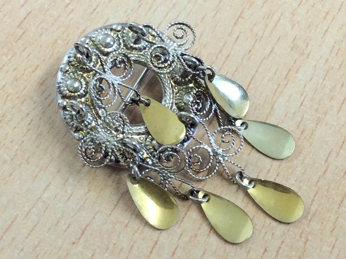 Marriage brooch 2024