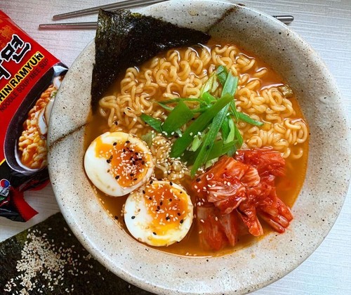 Nongshim Gourmet Spicy Shin Instant Ramen Noodle, 20 Pack, Chunky Vegetables - Picture 4 of 4