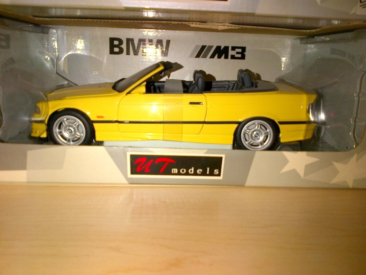 自動車 BMW M4 Convertible Austin Yellow 1/18 自動車 BMW M4 Convertible Austin Yellow 1/18 1/18 Dealer Edition