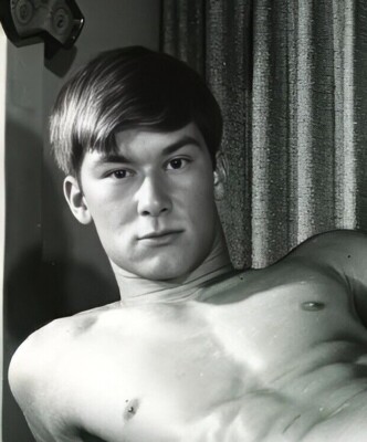 VINTAGE NUDE MALE PORTRAIT #0524-093-SC- scotty cunningham -free