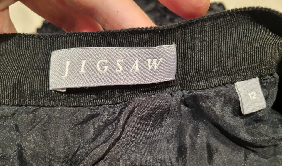 JIGSAW Black 3D Floral Applique Mini Skirt Size UK 12 100% Silk Lining Luxury. 