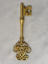 Vintage VIRGINIA METALCRAFTERS Ornate Brass SKELETON KEY, Williamsburg