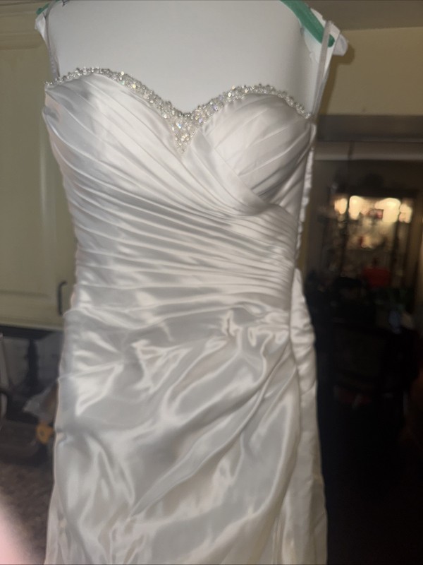 Essence White Wedding Dress wrap Style Top beaded applique Size 2-4 New