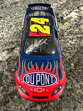 2007 Autographed Jeff Gordon DuPont Drivers Select 1:24 Stock Car
