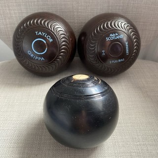 Taylor Grippa Lawn Bowls Size 2 8 Full Bias (L282591E) incl. practice jack.