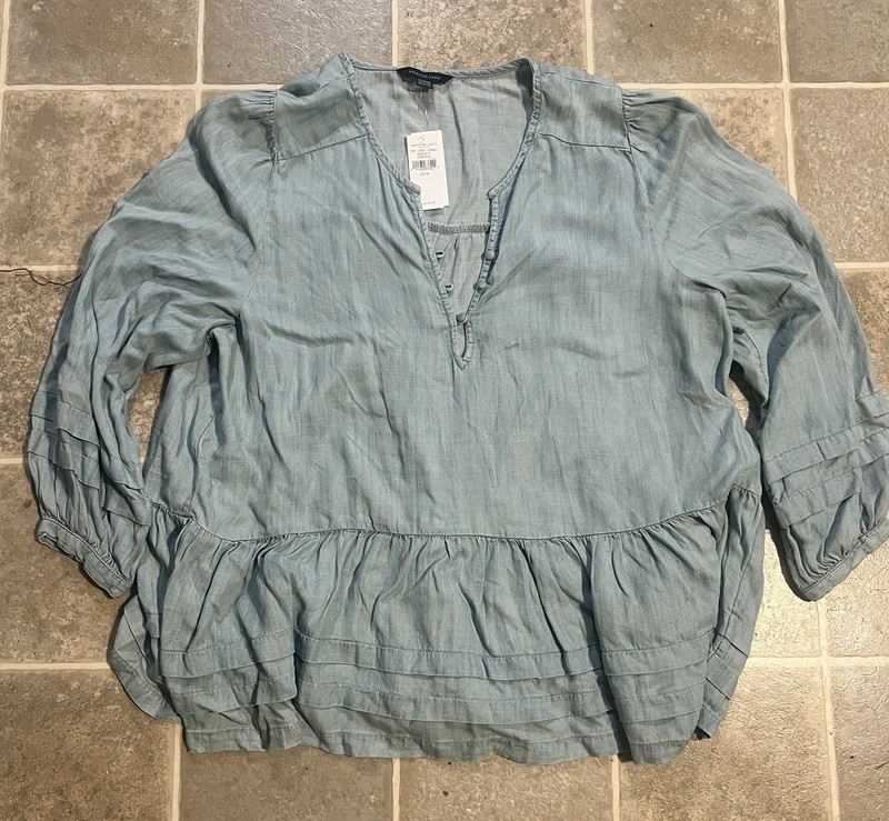 American Eagle NWT Women’s Top Blouse Chambray Peplum Light Blue New Shirt