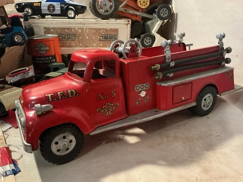 PRESSED STEEL TONKA PUMPER TRUCK 17 INCH LONG. NICE CONDITION 1956
