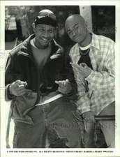 1999 Press Photo Singer Usher with co-star on CBS - sap41511