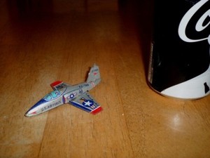metal toy fighter jets