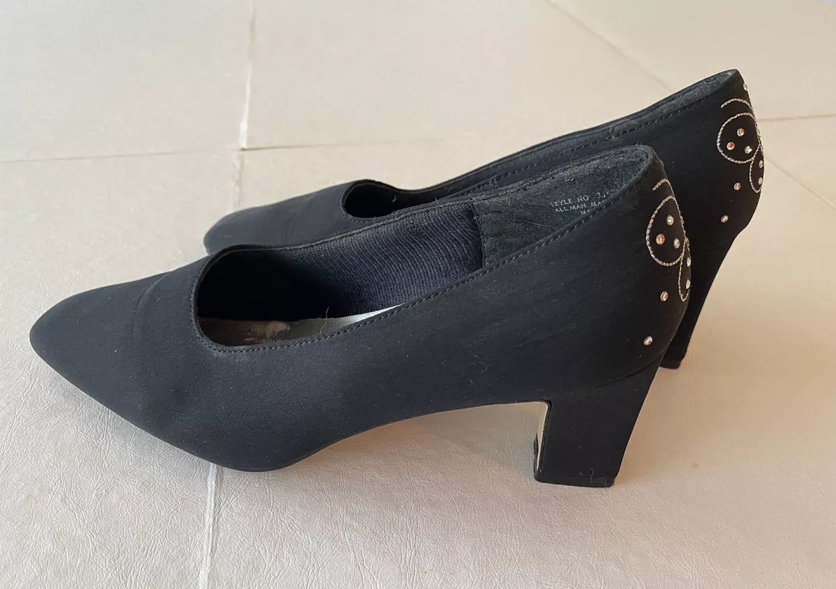 Black square heel 2025