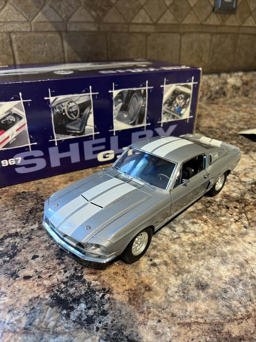 Ford Mustang Shelby GT350 1:18 Scale Contemporary Manufacture
