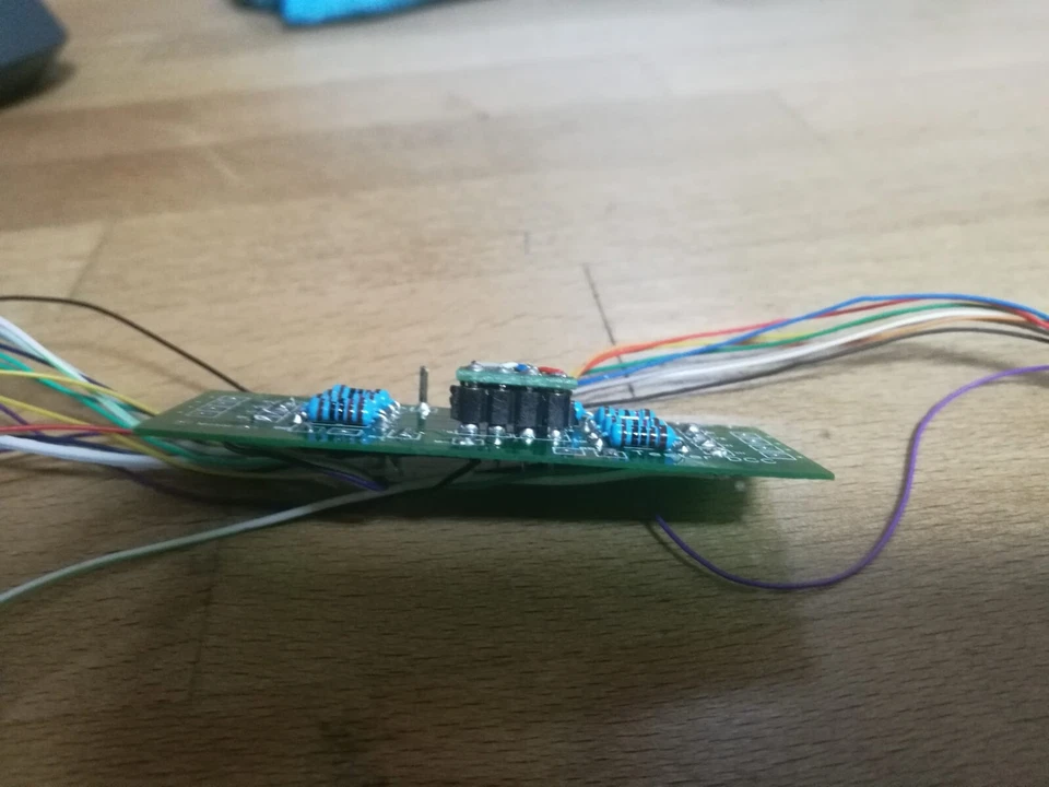 Scheda PCB Universale V3 - per Decoder DCC - presa Nem 652 - Ogni Loco DC - H0 - Immagine 4 di 4