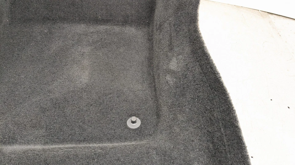 VOLVO V60 MK2 FLOOR CARPET MAT LINER FRONT LEFT PASSENGER SIDE 32347484 2023 - Image 4 of 4