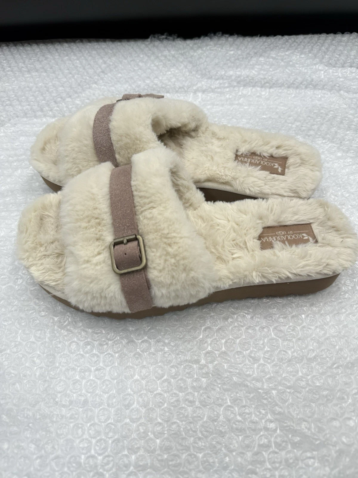Sandali Koolaburra By UGG taglia 9 bianchi in pelliccia di pecora fumè con fibbie