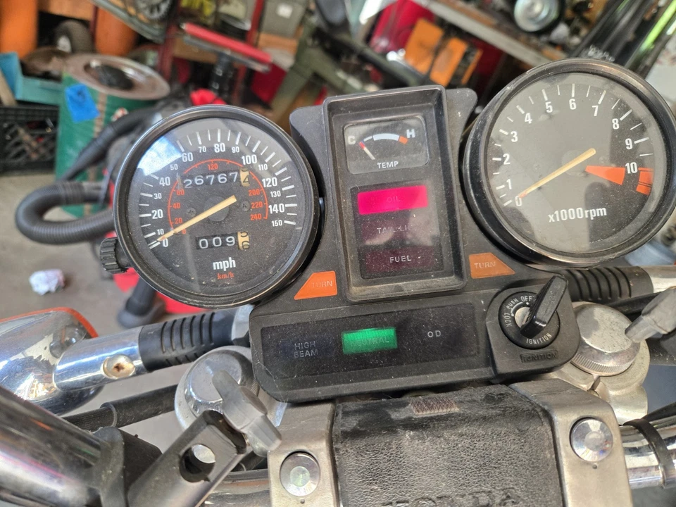 Honda Magna 1983 V45 VF750C indicadores (14.045 millas) Foto 2 de 4