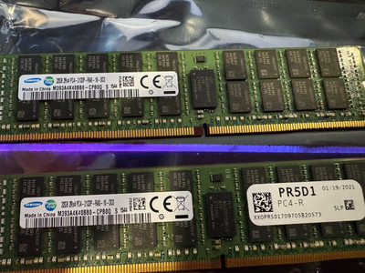 Samsung M393A4K40CB1-CRC 32GB DRAM RDIMM Memory