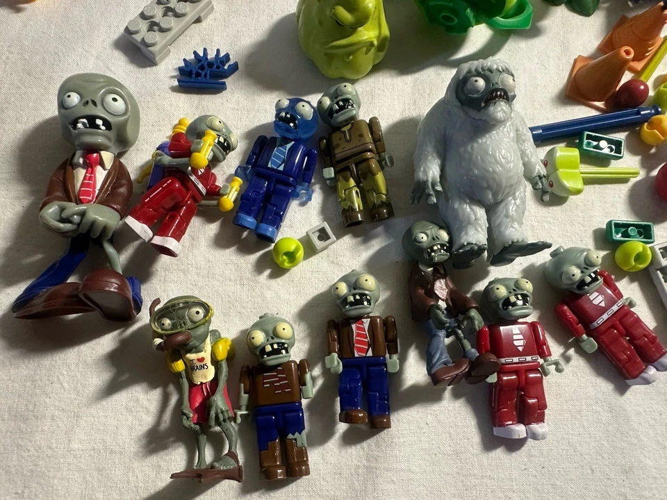 Plants Vs Zombies K’nex JetPack Zombie Attack Knex Extra Zombies Toy Set - Image 3 of 4