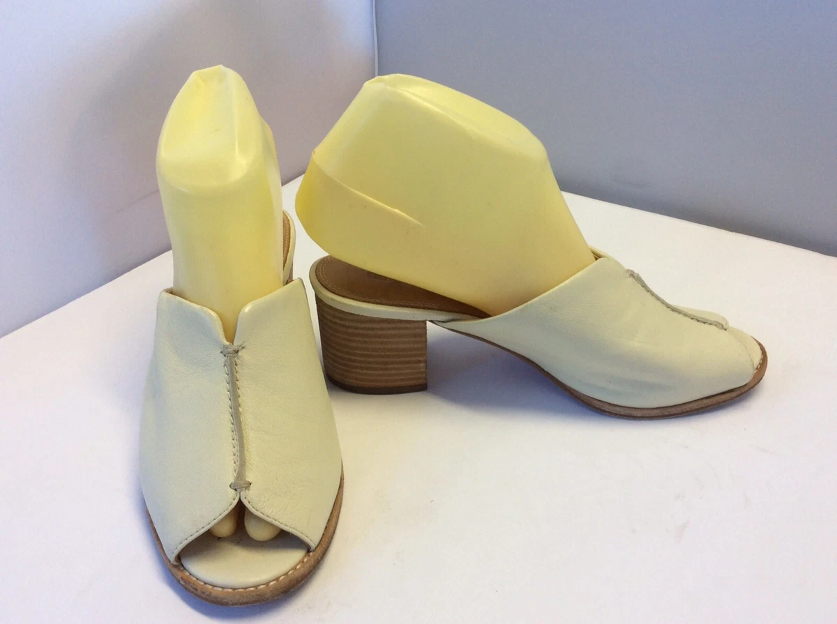BILL BLASS Mae Leather Beige Mules Sandals Open Toes Block Heels Shoes Size 7