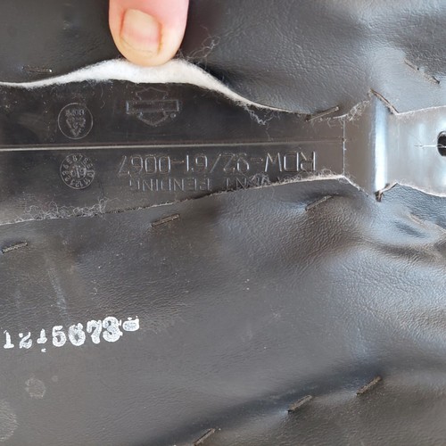 Harley Davidson RDW-92/61-0067 One Piece Black Motorcycle Seat like new - Picture 4 of 4