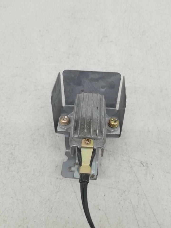 Infiniti I30 3.0L Fuel System Resistor 22698-2Y500 Oem 2000-2001 Used Fs - Image 2 of 4