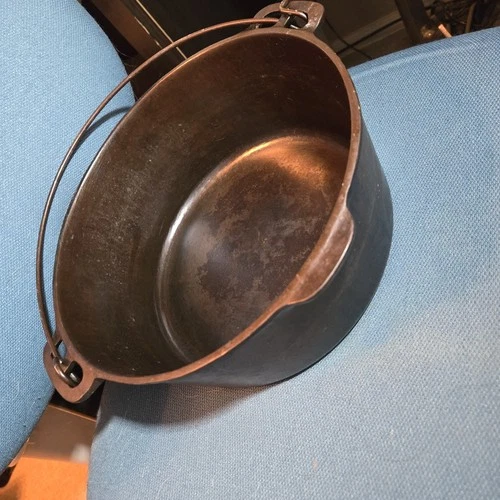 Vintage Cast Iron Wagner Ware Sidney O 10" Dutch Oven w/Handle 1268 J NO LID