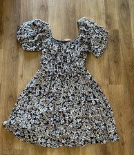 Altar'd Floral Dress, Flutter Sleeves, Navy, Waist Defined, Medium, EUC, Spring