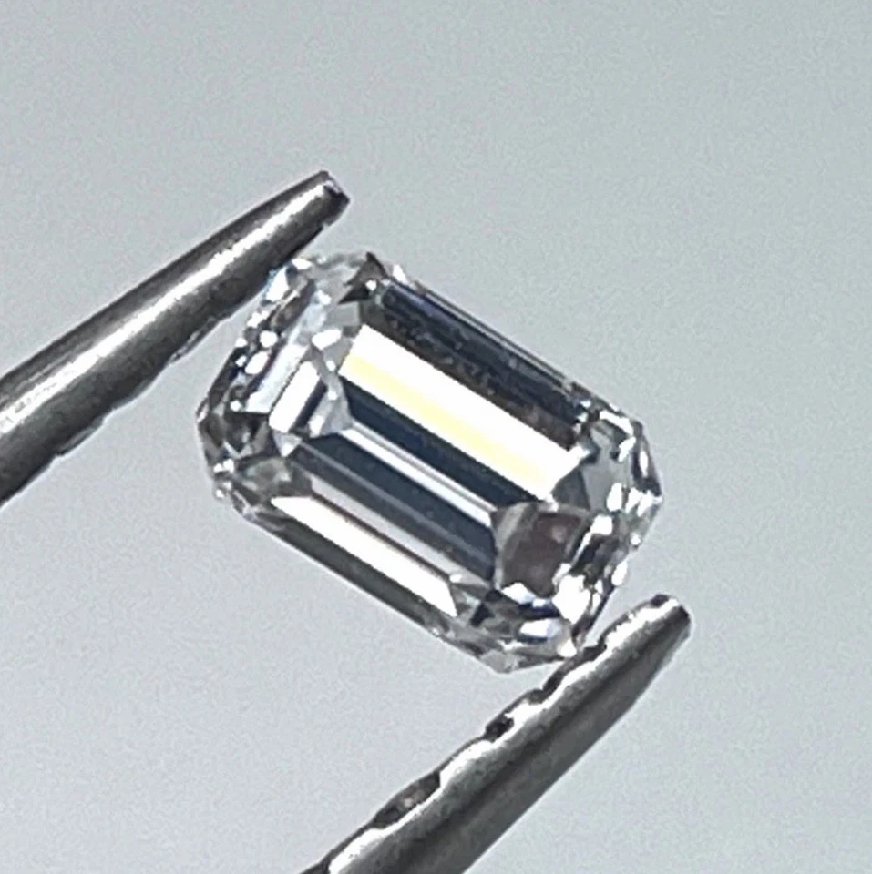 GIA Certified 1/4 Carat H/VVS2 Emerald Step Cut Natural Diamond 3.9X3.2mm NEW - Image 4 of 4