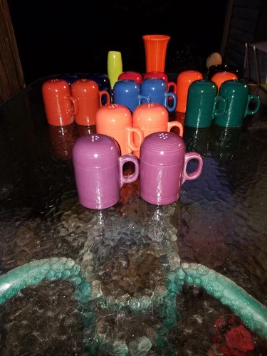 RANGETOP SALT PEPPER SHAKERS heather purple RANGE TOP FIESTA new