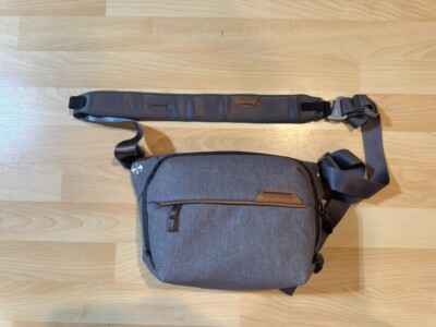 Peak Design Ash Gray Everyday Sling 3L Weatherproof Camera Bag w/Storage Pockets