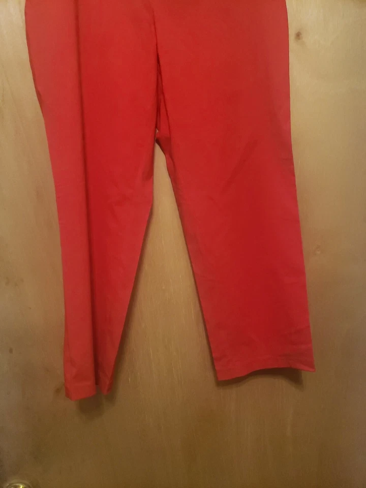 Pantalones al tobillo Newport News talla grande 18w rojos Foto 3 de 4