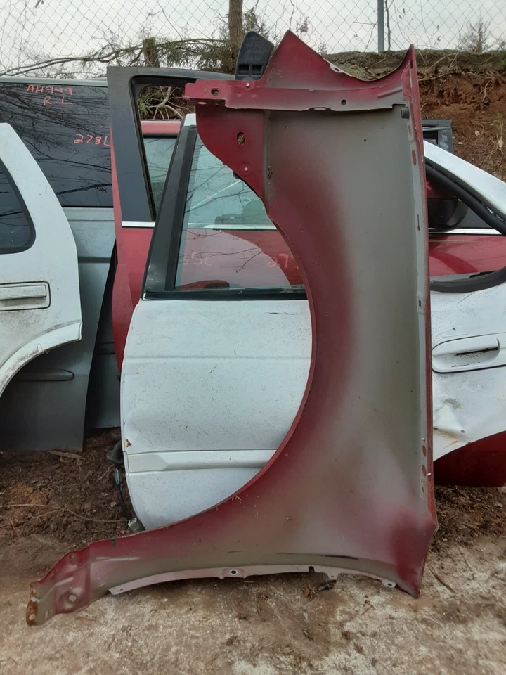 Guardabarros delantero derecho Ford Fivortent 2005-2007 OEM, 110-02535 Foto 3 de 4