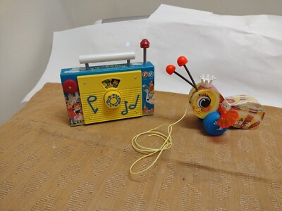 Vintage Fisher Price Queen Buzzy Bee Wooden Pull Toy + Vtg FP TVRadio Working 